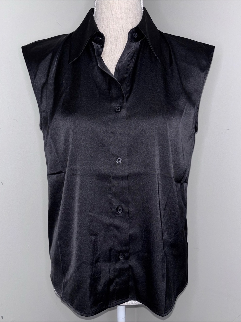 Banana Republic NEW black satin-feel sleeveless button front shirt size Small